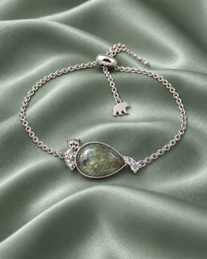 Unbroken sterling silver labradorite bracelet with adjustable ball closure
